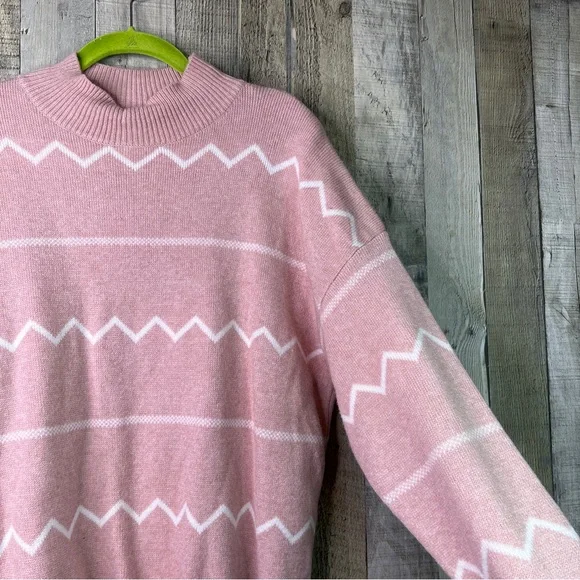 Lost Wander Size XS/S Pink & White Printed Mock Neck Pullover Sweater Su… - Picture 4 of 11